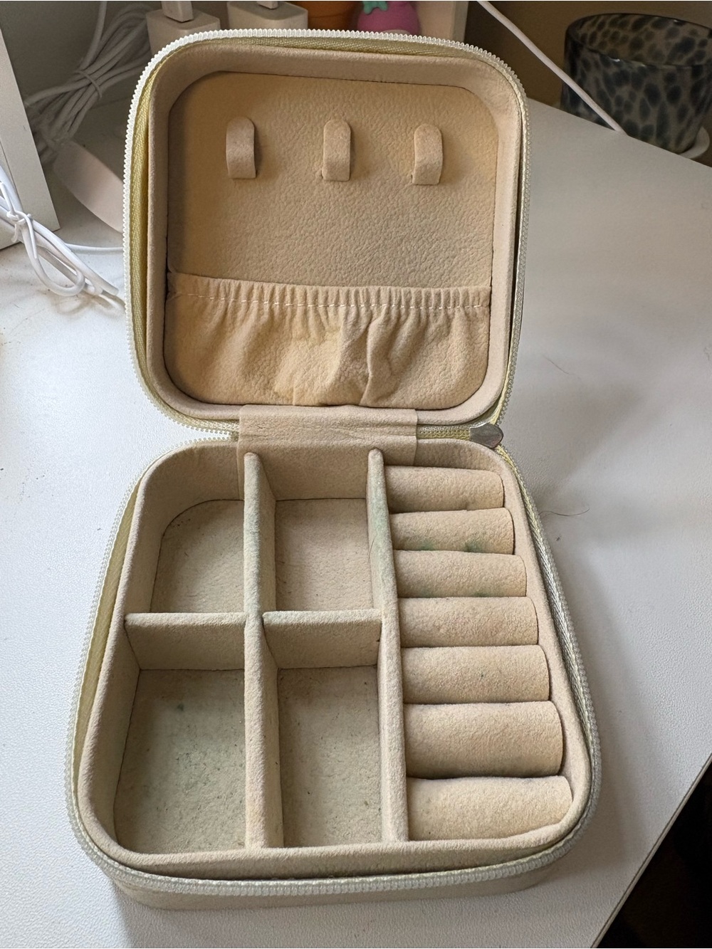 Beige Travel Jewelry Organizer Case - Compact Storage for Rings & Earrings
